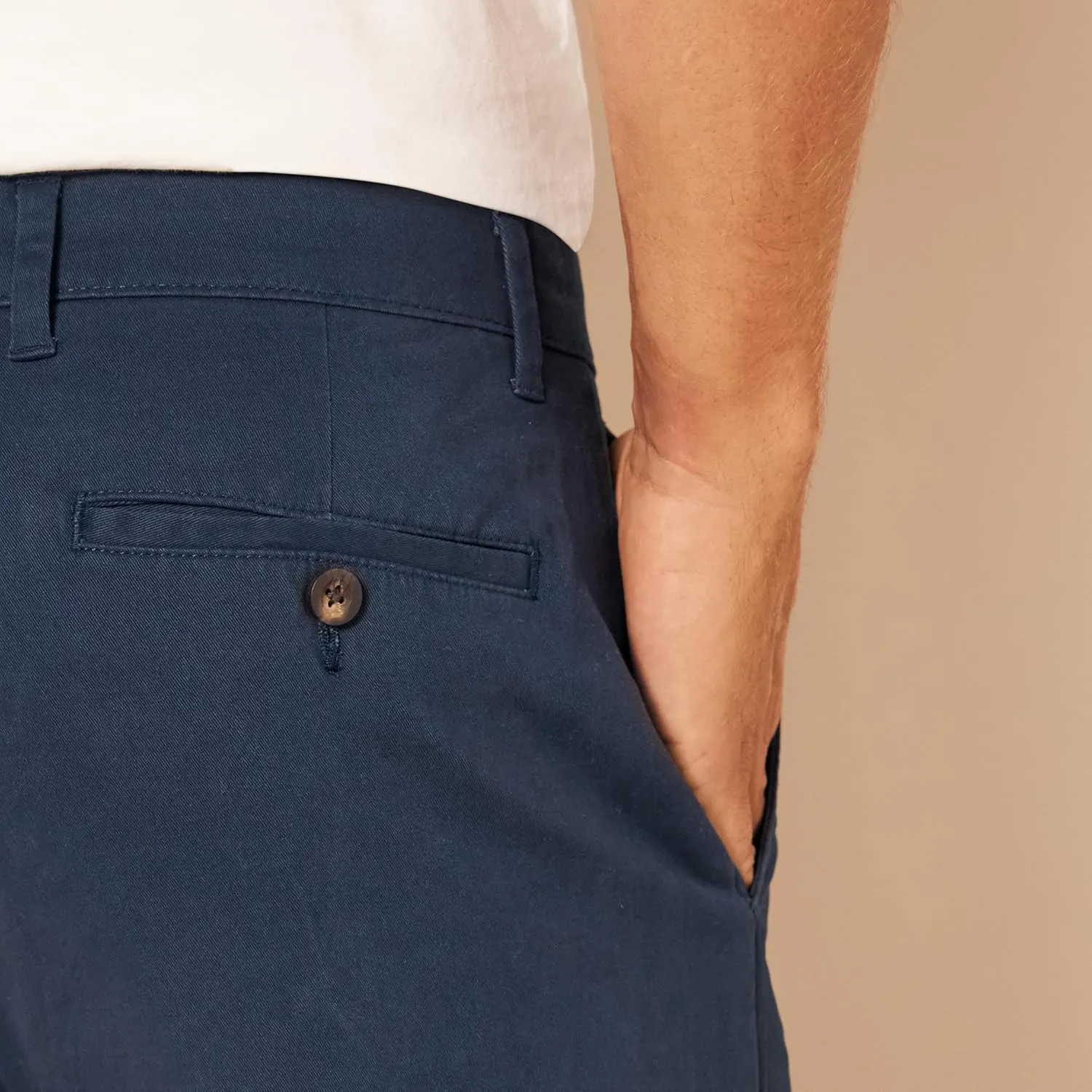Amazon Essentials Men's Athletic-Fit Casual Stretch Chino Pant (Available in Big & Tall)